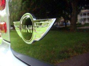 Mini Logo Close Up